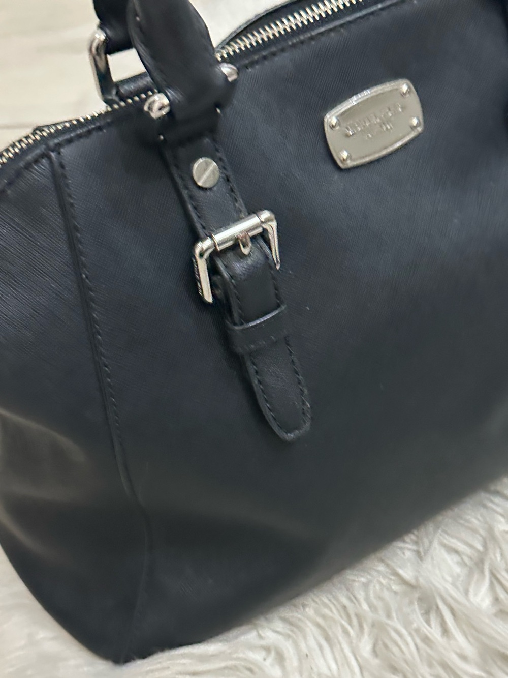 Michael Kors Large Satchel - Picture 3 of 10